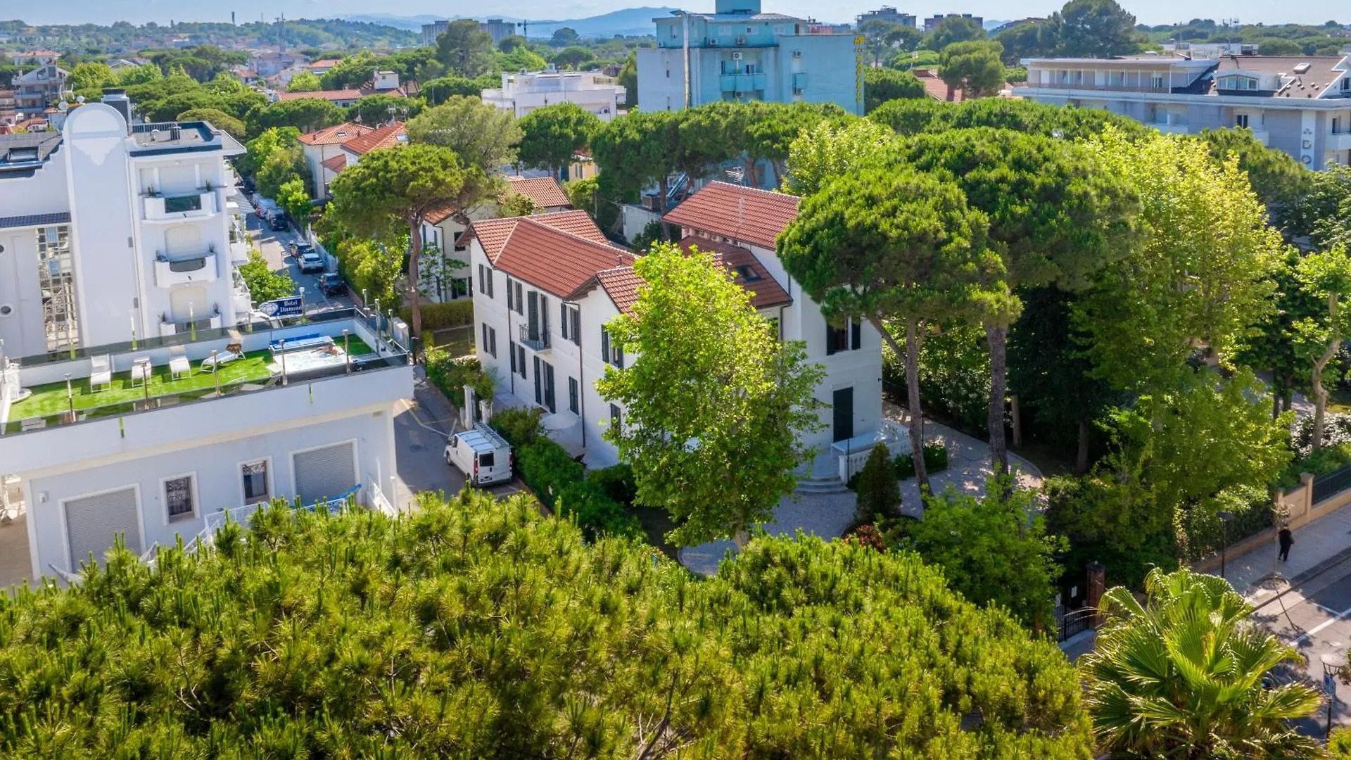 Hotel Select Suites & Spa - Apartments Риччоне