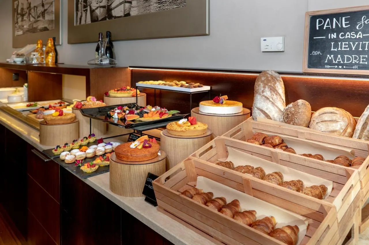 Hotel Select Suites & Spa - Apartments リッチョーネ 4*,  イタリア